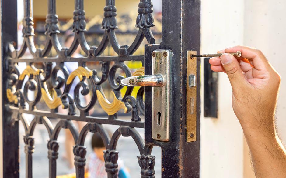 serrures porte Bouc-Bel-Air